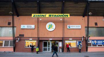 Hokejový fanoušek počmáral bezpečnostní kameru. Při dalším utkání ho zadrželi kriminalisté