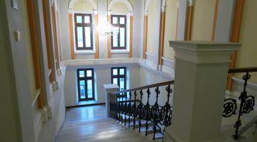 Historickou část budovy radnice čeká rekonstrukce interiéru