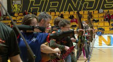 Rožnovští lukostřelci se z lesa přesunuli do haly na zimní turnaj