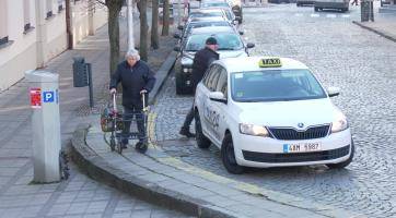 Senior taxi jezdí po Brodě osmým rokem, využívá jej více než tisícovka lidí