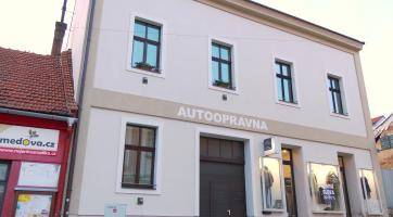 Vlastníci domů s hodnotnou fasádou mohou požádat o dotaci na rekonstrukci