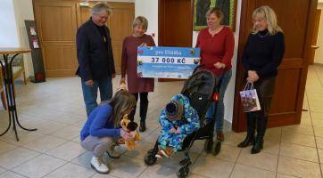 Výtěžek dobročinné výstavy mateřských škol na pomoc Eliáškovi činil přes 37 tisíc korun