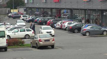 Cesta za nákupy v Otrokovicích může skončit nehodou