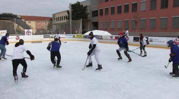 Ledová plocha ve Veselí posloužila pro pouliční turnaj