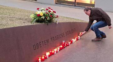 Tichá vzpomínka na oběti vražedné střelby ze dne 24. února 2015