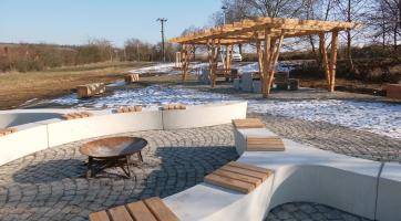 Na trase k rozhledně Rovnina vybudovalo město relexační zónu