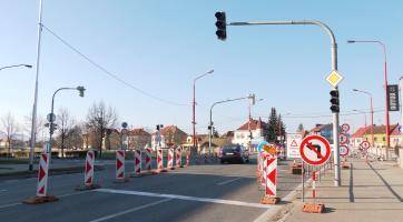 Oprava mostu přes řeku Moravu komplikuje dopravu