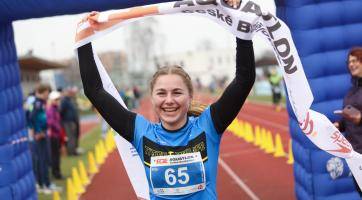 Zlínská triatlonistka Chovanečková bere v aquatlonovém poháru další triumf