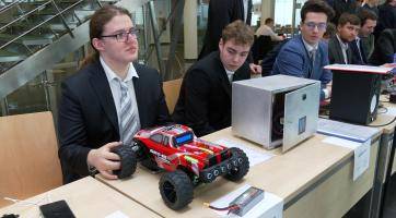 Mechanici-elektrotechnici představili na PRAMAKONu své maturitní práce