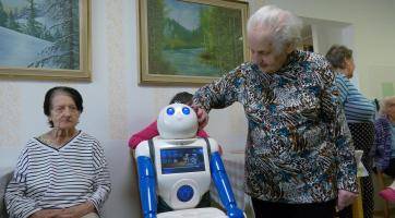Uherskohradišťským seniorům pomáhá robot Robin
