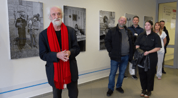 Poprvé za 60 let vystavuje Jindřich Štreit fotografie na téma mateřství 