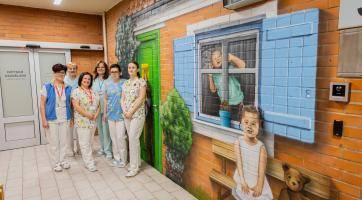 Vstup na dětské oddělení KNTB zdobí unikátní graffiti od ProroKa. Jak se vám líbí?