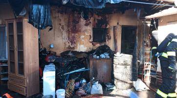 Požár kůlny v Pašovicích se rozšířil i do podkroví domu. Škoda je za 300 tisíc korun