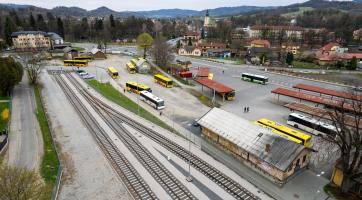 Po Velikonocích začne v Rožnově demolice u vlakového nádraží