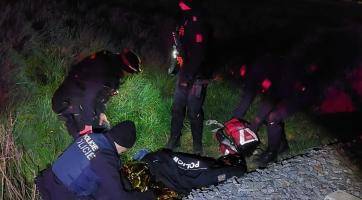 Pohřešovaného seniora našli podchlazeného u železniční trati