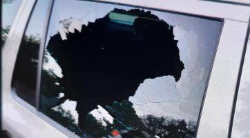 Policisté na Zlínsku řeší vloupání do vozidel. Zloděje lákají odložené peněženky