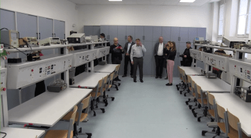 SŠPHZ a VOŠ představila novou multimediální posluchárnu a technické učebny