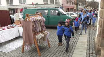 Světový den porozumění autismu připomněly pochod a výstavy