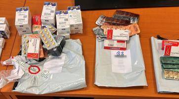 Zásilky s léky na podporu mužského libida skončily v rukou celníků. Navíc šlo o padělky