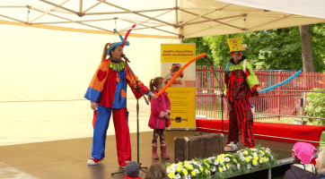 Den pěstounských rodin připomněl význam náhradní péče