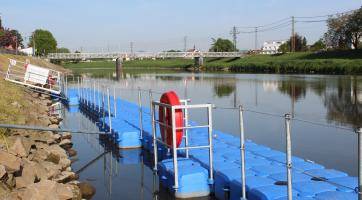 Nové plovoucí molo v Uherském Hradišti už vyhlíží první lodě