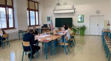 Gymnazisté i zdravotníci skládají zkoušky dospělosti