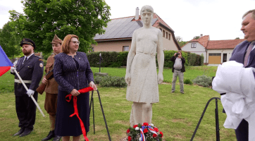 Při příležitosti 80. výročí konce 2. světové války odhalili v Bojkovicích památník obětem