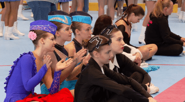 Hokejisty vystřídaly na ploše kroměřížského zimního stadionu mažoretky