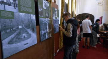 V Muzeu JAK je do začátku června k vidění výstava Když městem prošla válka