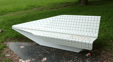 Na Gahurově prospektu přistály papírové vlaštovky