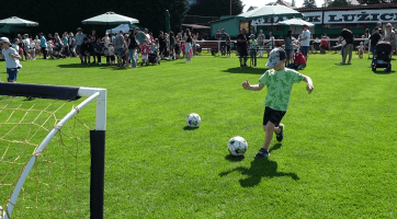 Dětský den na fotbalovém stadionu patří v Lužicích k oblíbeným akcím