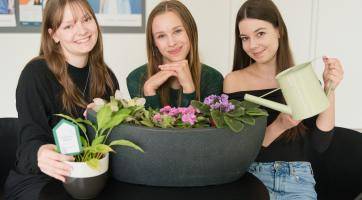 Z nevinného nápadu studentek zelená revoluce! Adopce rostlin na UTB zútulňuje okolí a posiluje komunitu