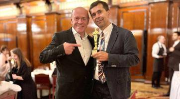 Mimořádný úspěch české oční chirurgie! Pavel Stodůlka zvítězil mezi stovkami odborníků na kongresu v Londýně