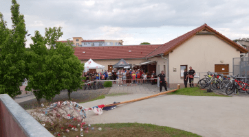 Na závěr dětského dne v Kunovicích pokáceli májku