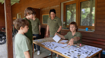 Děti se v Nivnici setkaly s myslivci, včelaři i liškou