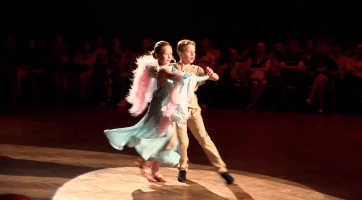 Intergalaktická taneční jízda napříč vesmírem zaujala publikum 