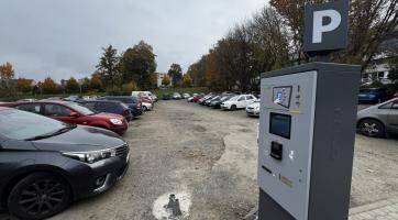Platba parkovného mobilem přechází ve Zlíně na novou platformu