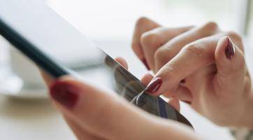 Mladíka z Otrokovic vydírala žena ze seznamky. Video s intimním obsahem chtěla poslat jeho blízkým