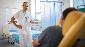 Obstřiky, akupunktura i léčba konopím. Ambulanci léčby chronické bolesti v KNTB vyhledává stále více pacientů