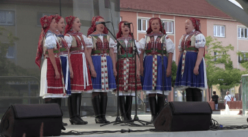 Horňácký večer spolehlivě zaplnil náměstí Míru