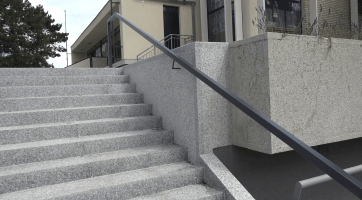 V Uherském Hradišti skončila oprava schodů do kina Hvězda