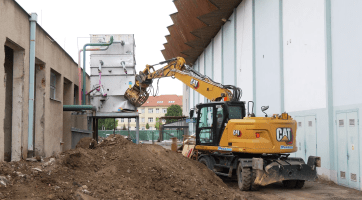 Začala demolice zimního stadionu