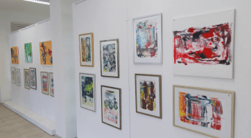 Ladislav Smrček vystavuje obrazy inspirované Slováckem i Skotskem