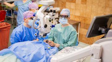 Oční lékaři z Baťovy nemocnice ošetří ve Vsetíně 180 pacientů týdně