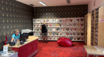 Letní provoz Masarykovy knihovny běží na plné obrátky i v náhradních prostorách