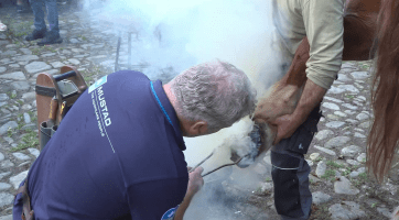 Kouzlo starých řemesel a práce kovářských mistrů byly k vidění v rožnovském skanzenu