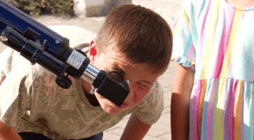 Pohádku z Werichova Fimfára sledovaly desítky návštěvníků hvězdárny 