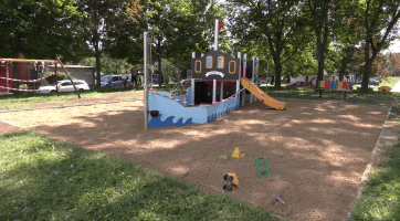 Dětské hřiště na Baťově dostává nový kabát