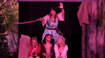 Ostrožsko-Lhotské divadlo oslavilo dvacet let Dívčí válkou