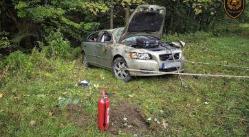 Na Vsetínsku bourala řidička s malým dítětem. Skončily v péči záchranářů